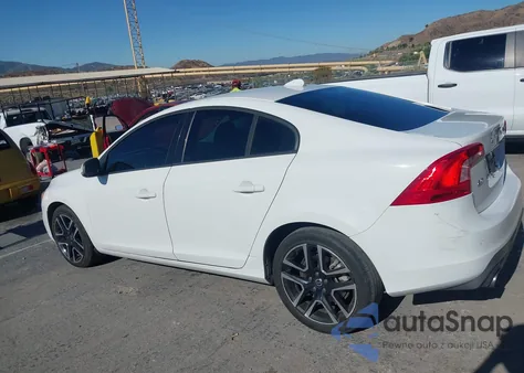 2017 Volvo S60 T5 Dynamic из США, поврежденный, VIN YV126MFL7H2432658